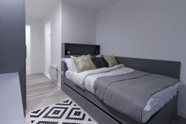 Classic En Suite - Image 1